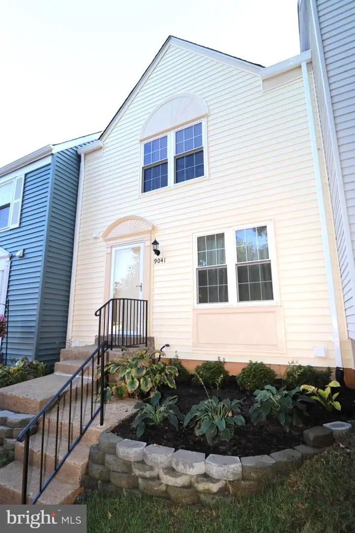 9041 White Rose Ln, Fairfax, VA 22031 - #1