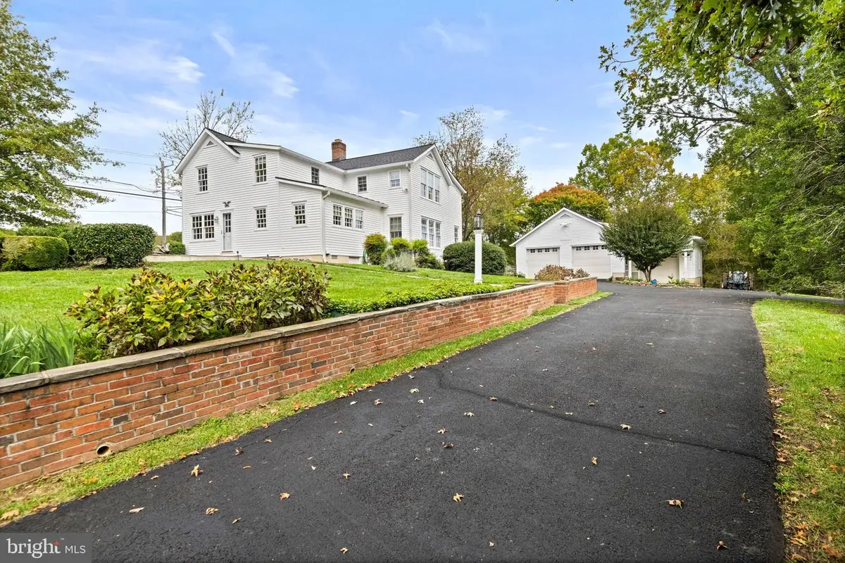 1101 Walker Rd, Great Falls, VA 22066 - #1