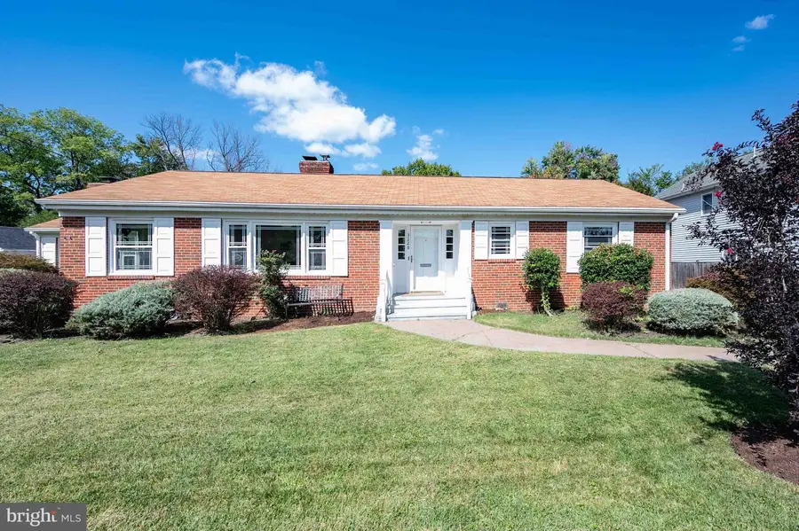 3228 Groveton St, Alexandria, VA 22306 - #2