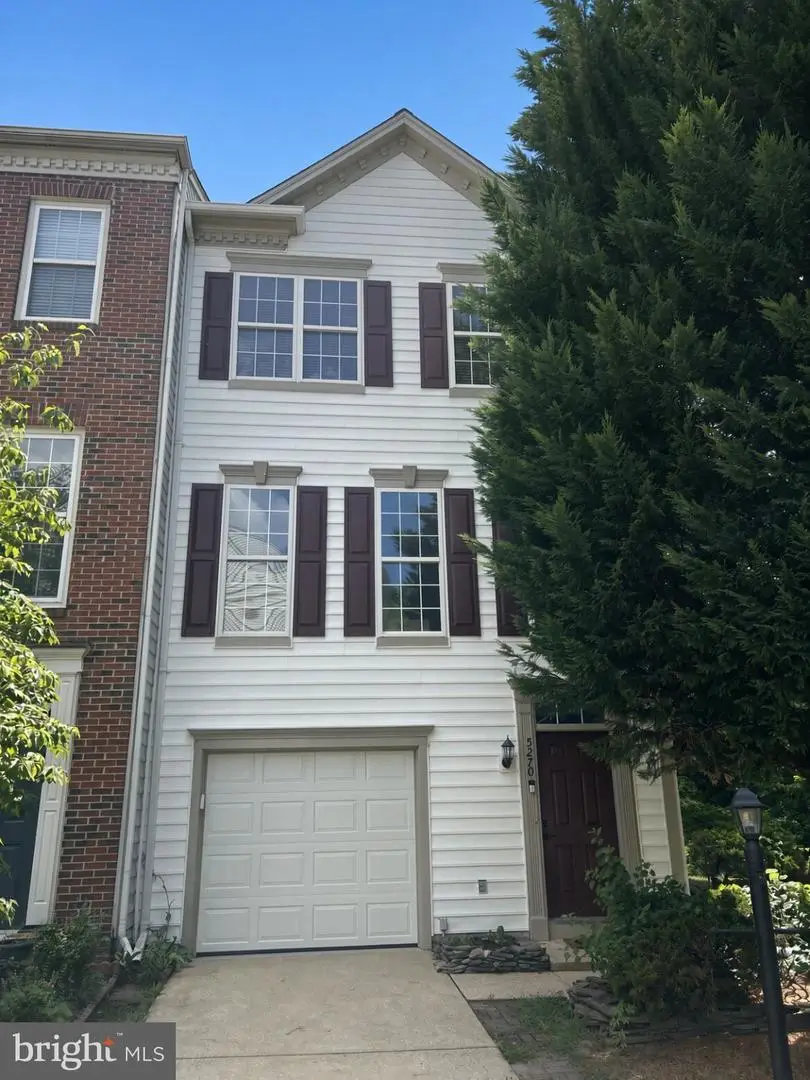 5270 Kestrel Crossing Dr, Alexandria, VA 22312 - #1
