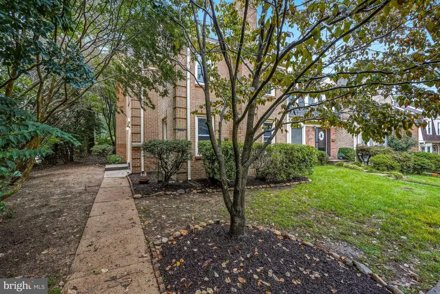 11525 Pine Cone Ct, Reston, VA 20191 - #2