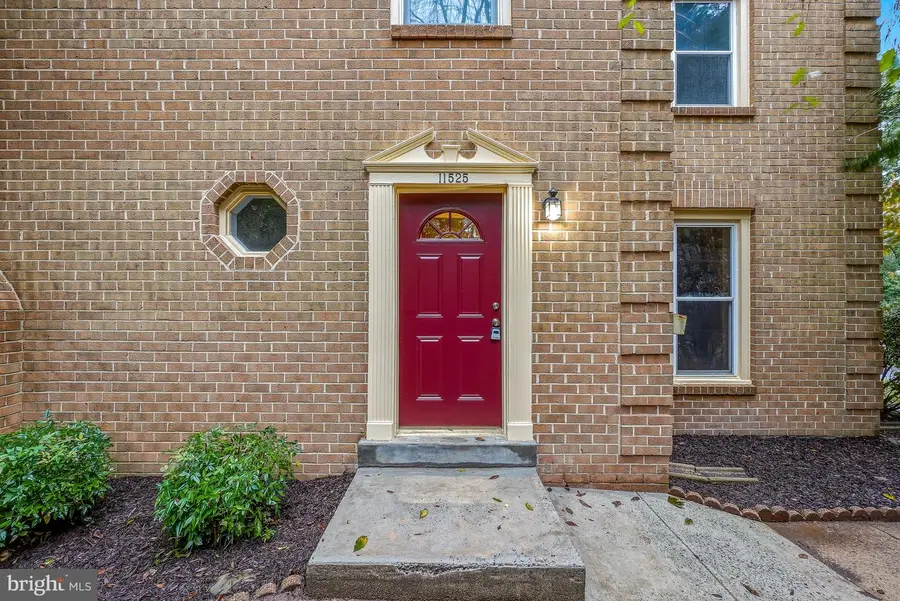 11525 Pine Cone Ct, Reston, VA 20191 - #3