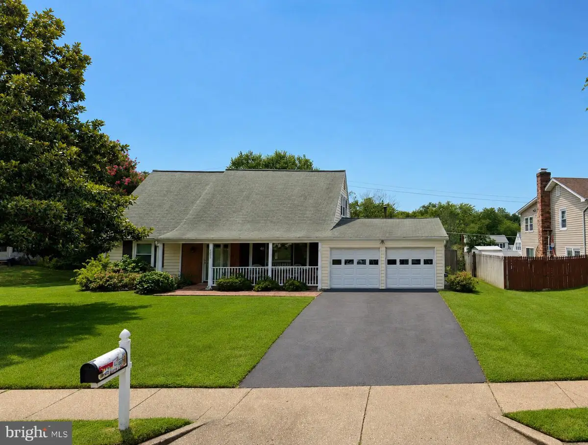 4428 Middle Ridge Dr, Fairfax, VA 22033 - #1