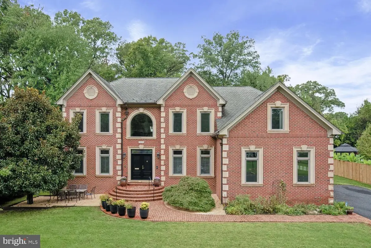 9404 Forest Haven Dr, Alexandria, VA 22309 - #1