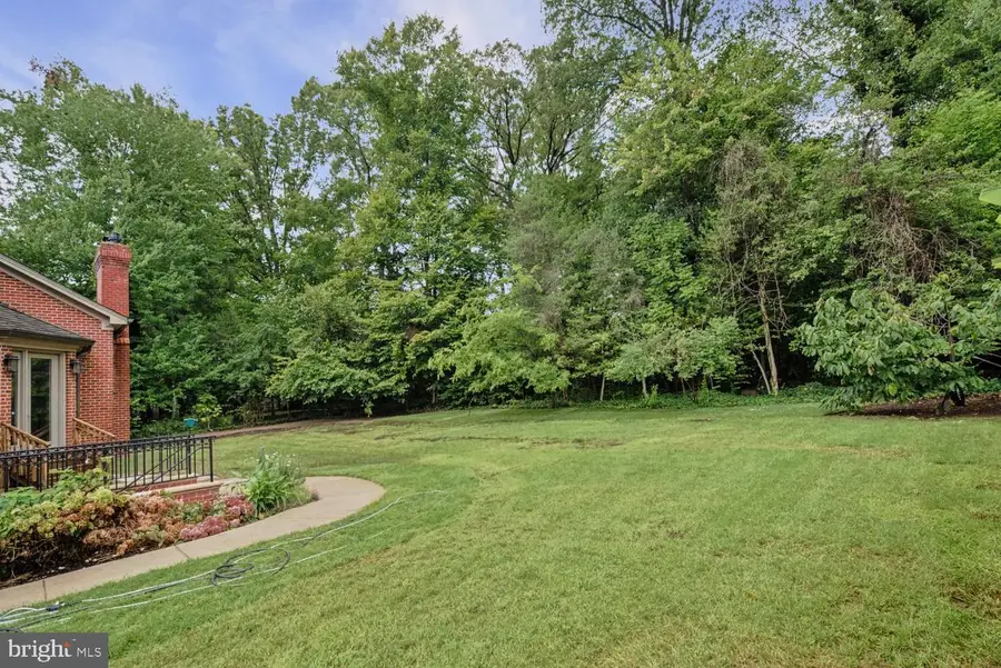 9404 Forest Haven Dr, Alexandria, VA 22309 - #2