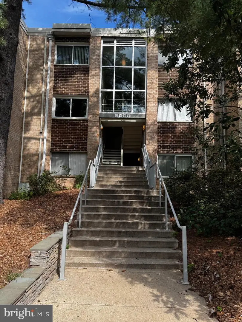 8000 Chanute Pl #4, Falls Church, VA 22042 - #1