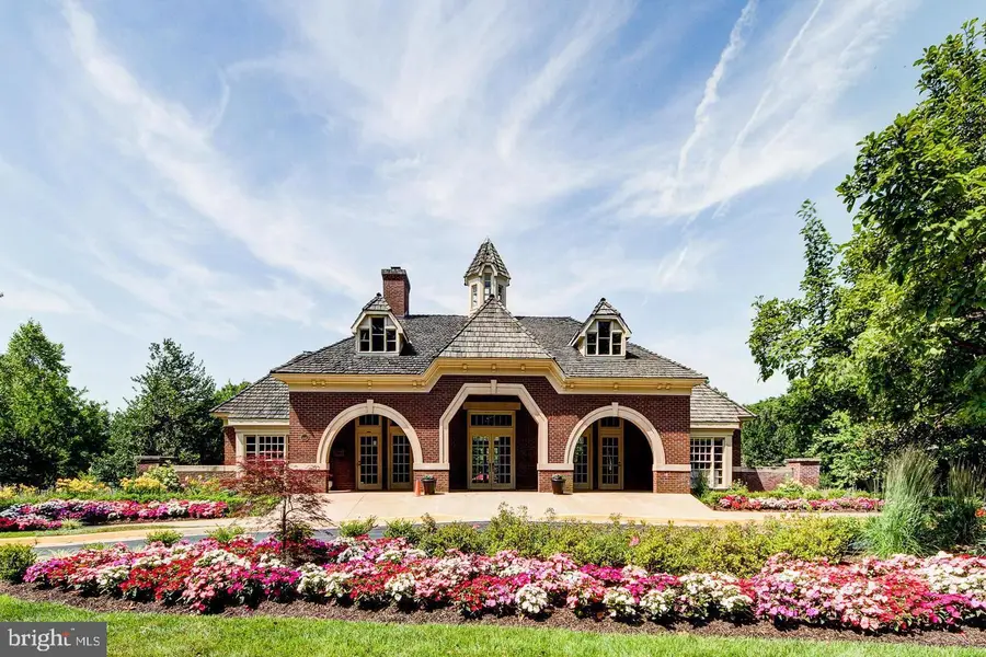 5124 Woodford Dr, Centreville, VA 20120 - #2