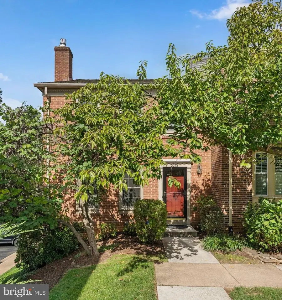 2273 Idylwood Station Ln, Falls Church, VA 22043 - #3