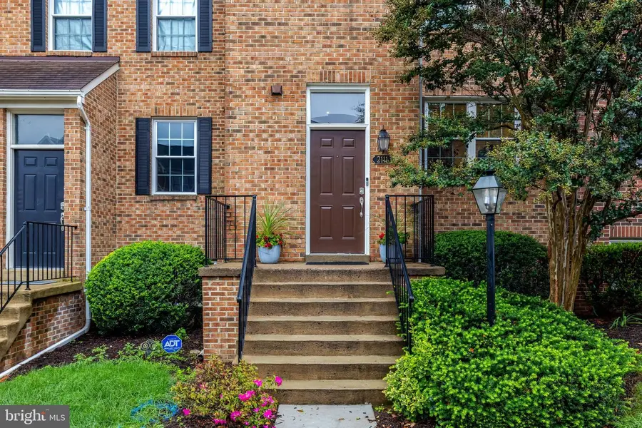 2111 Hutchison Grove Ct, Falls Church, VA 22043 - #3