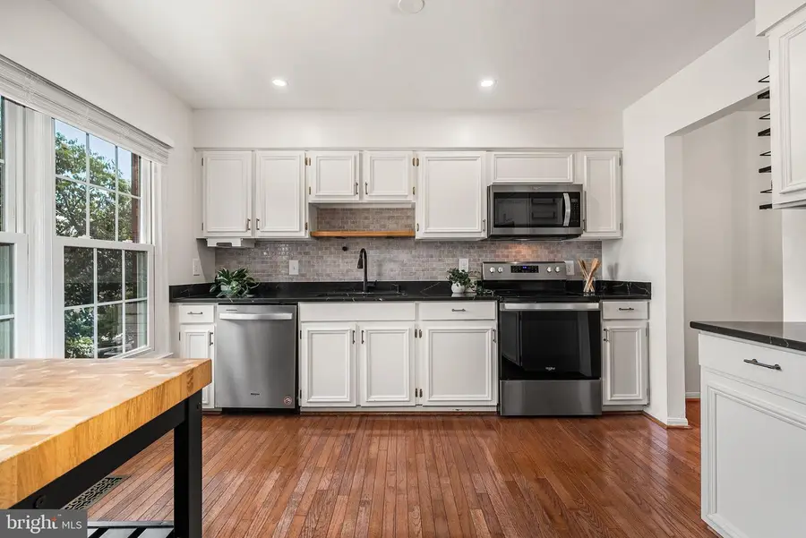 7440 Chummley Ct, Falls Church, VA 22043 - #2