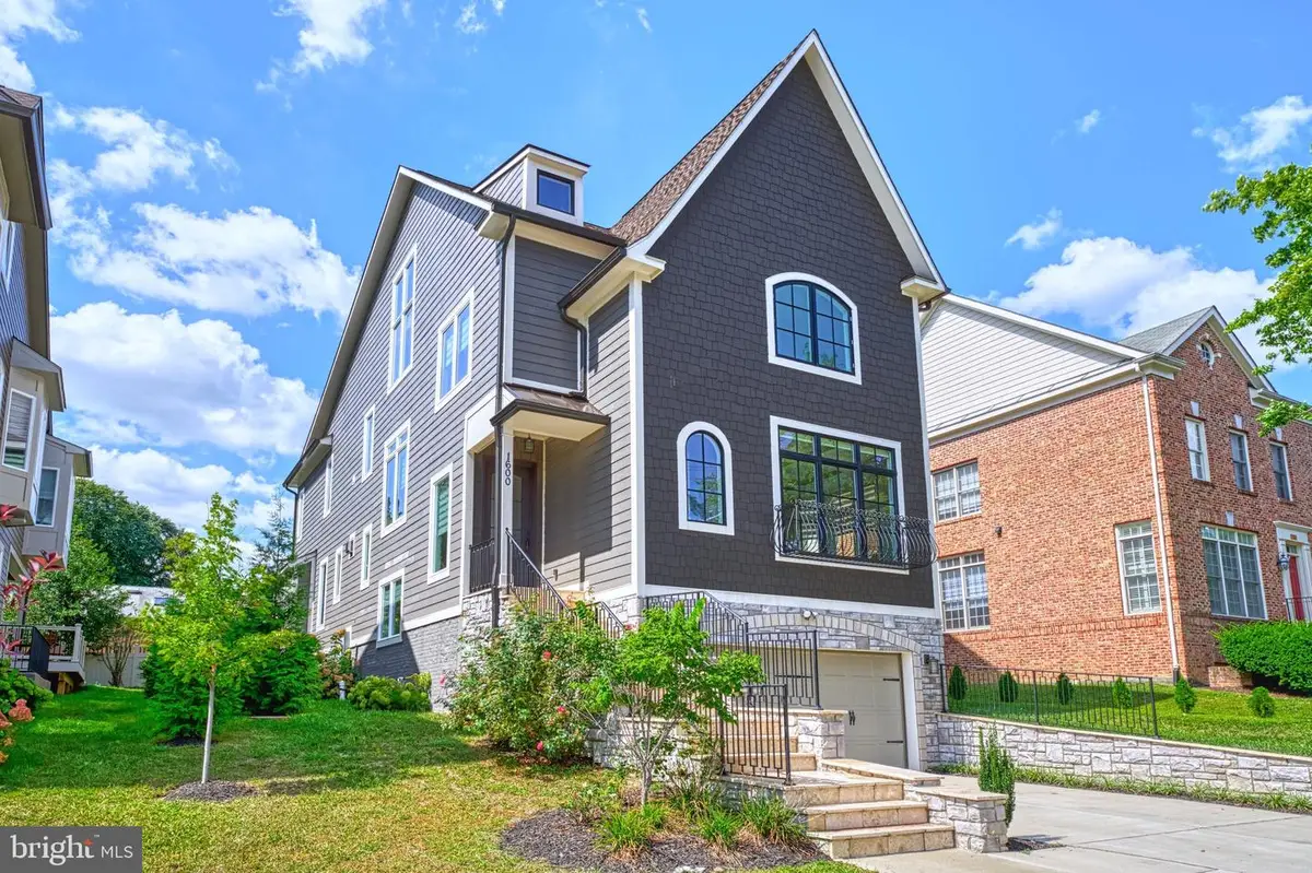 1600 Great Falls St, McLean, VA 22101 - #1