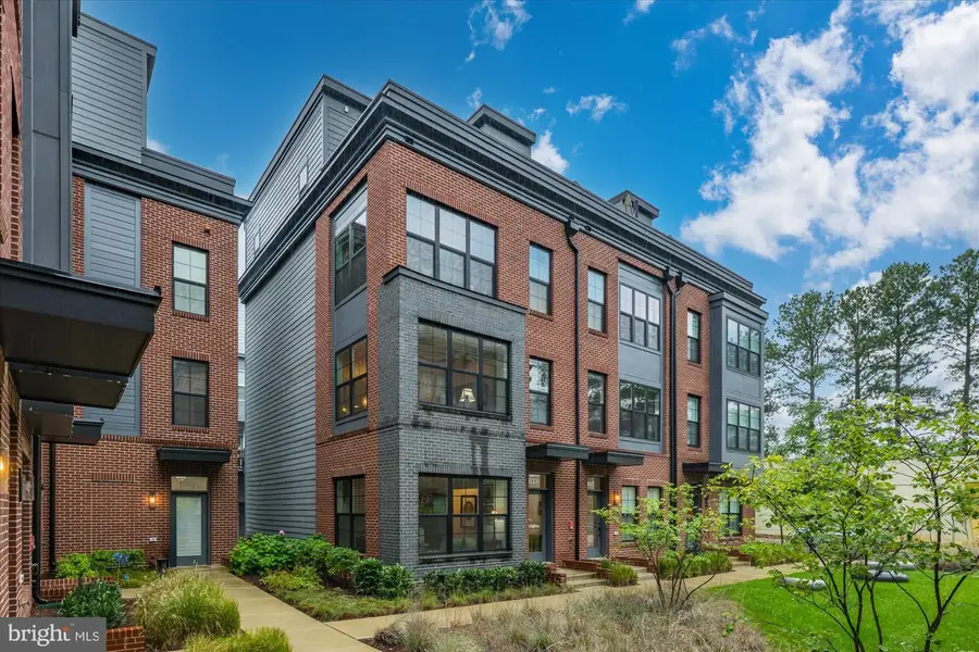 11234 Faraday Park Dr, Reston, VA 20190 - #2