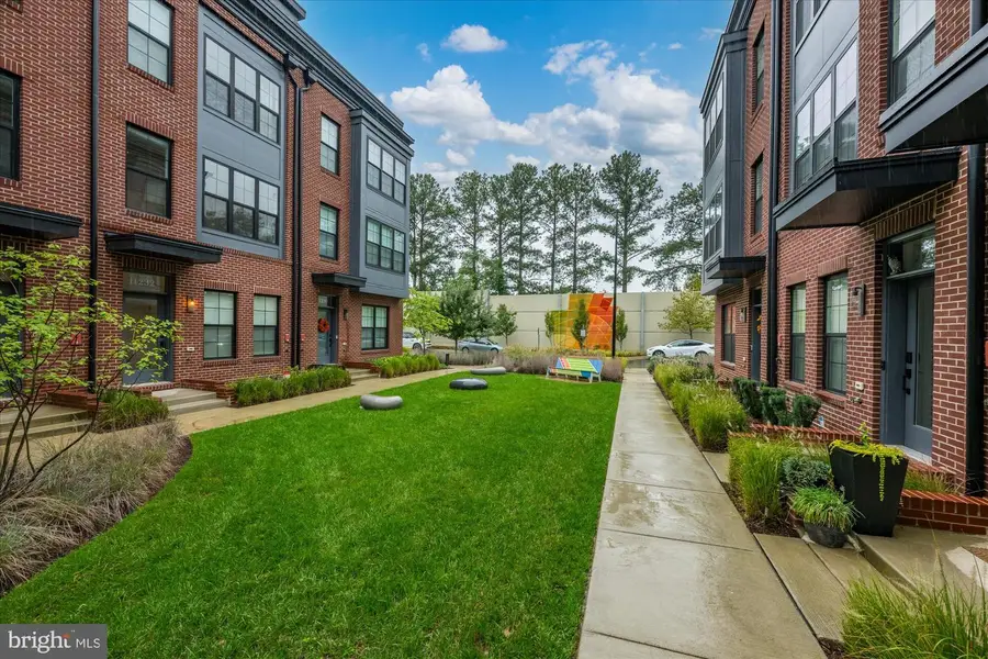 11234 Faraday Park Dr, Reston, VA 20190 - #3