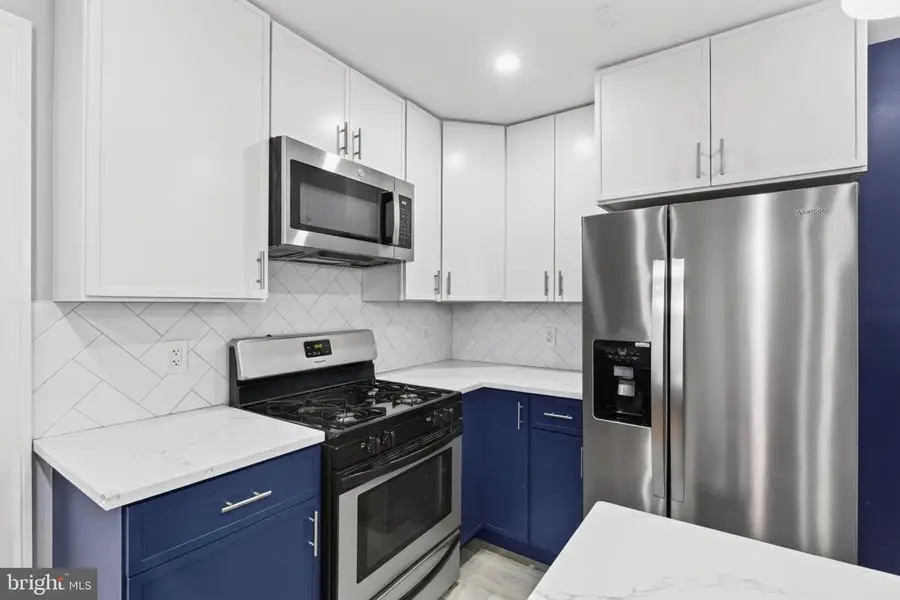 2113 Rollins Dr, Alexandria, VA 22307 - #2