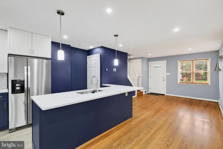 2113 Rollins Dr, Alexandria, VA 22307 - #3