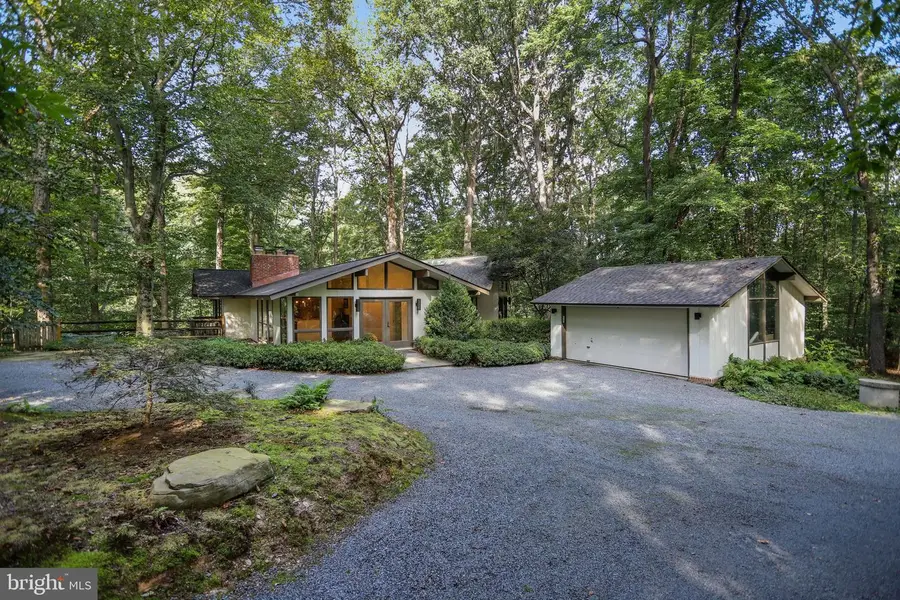 94 Interpromontory Rd, Great Falls, VA 22066 - #3