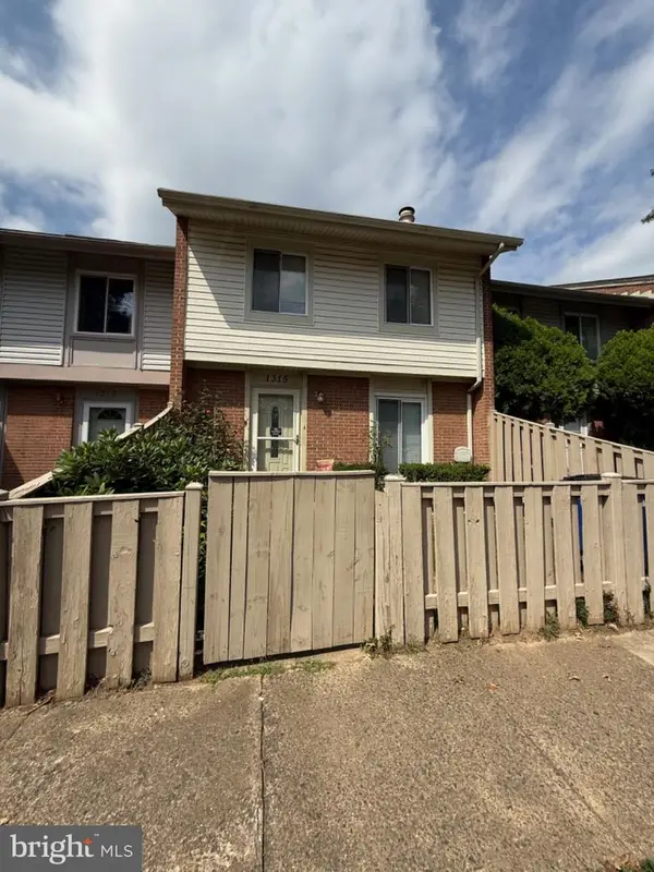 1315 Springtide Pl, HERNDON, VA 20170
