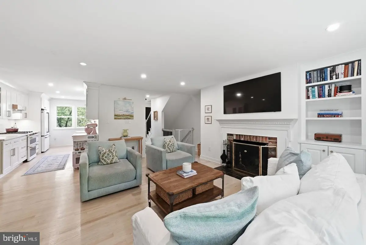 6328 Golf Course Sq, Alexandria, VA 22307 - #1