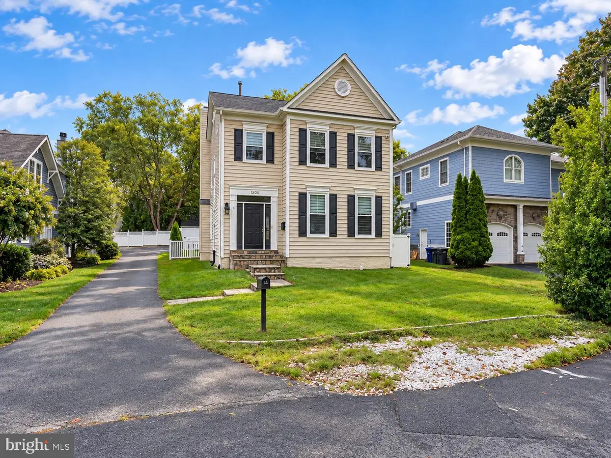 1505 Spring Vale Ave, McLean, VA 22101 - #1