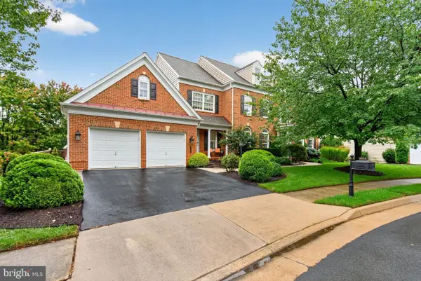 8248 Native Violet Dr, LORTON, VA 22079