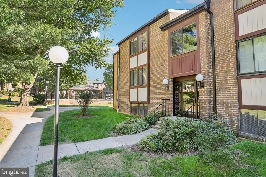 9731 Kings Crown Ct #1, Fairfax, VA 22031 - #2