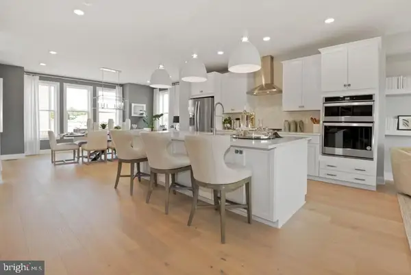 1871 Oakview Crest Dr, RESTON, VA 20190