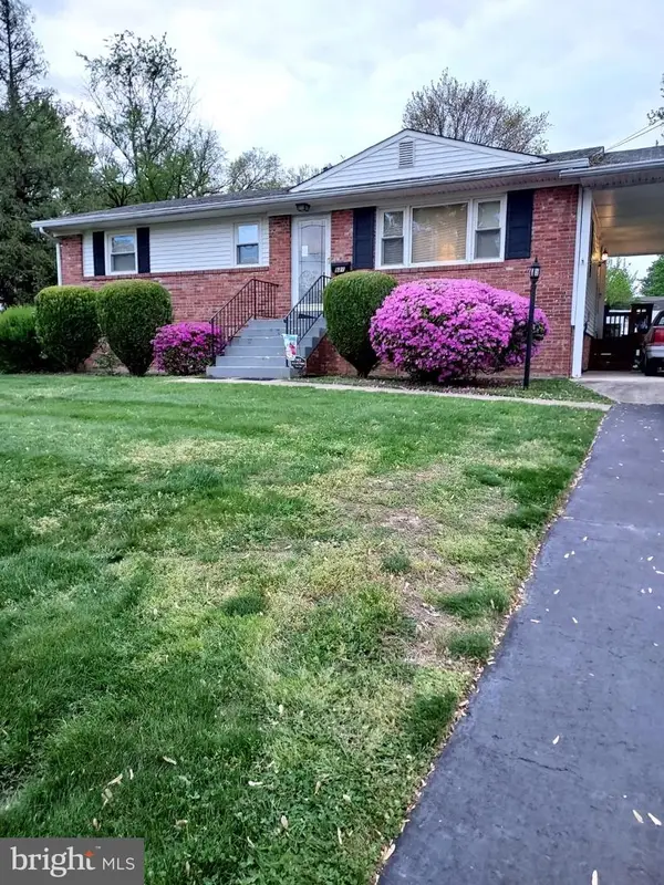 821 Grant St, HERNDON, VA 20170