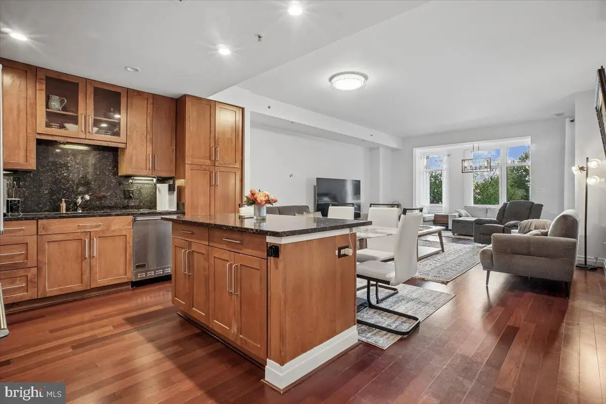8220 Crestwood Heights Dr #301, McLean, VA 22102 - #1