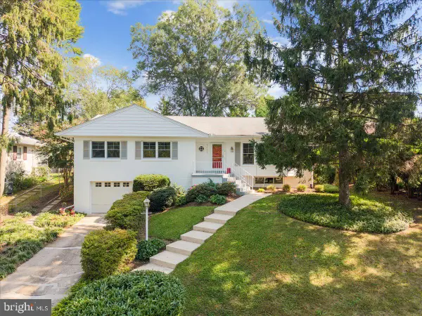 1433 Layman St, MCLEAN, VA 22101