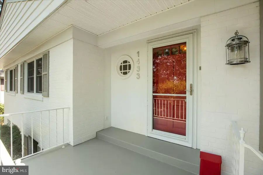 1433 Layman St, McLean, VA 22101 - #2