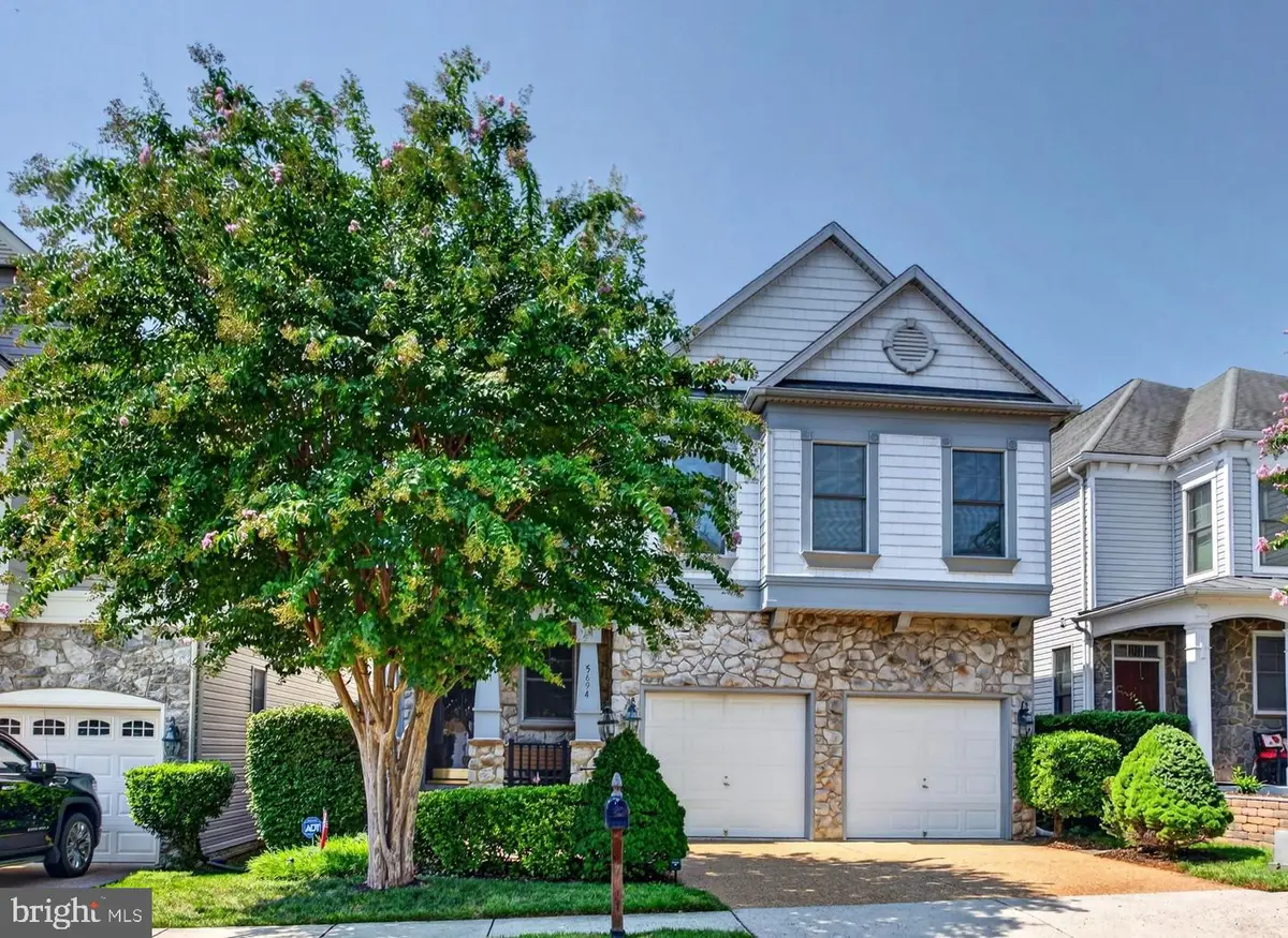 5694 Tower Hill Cir, Alexandria, VA 22315 - #1