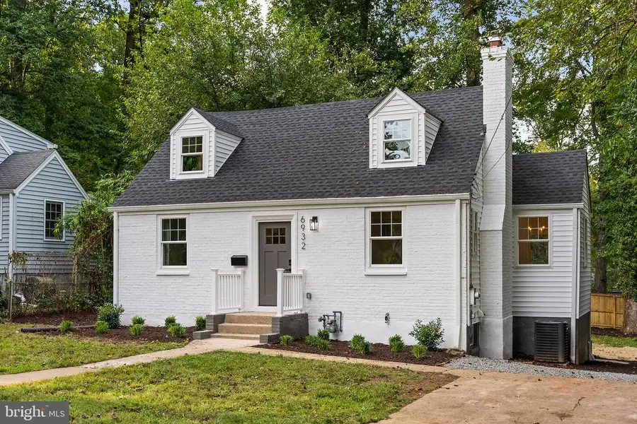 6932 Chestnut Ave, Falls Church, VA 22042 - #2