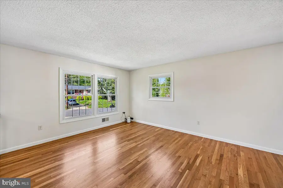 6717 Anthony St, Alexandria, VA 22306 - #3