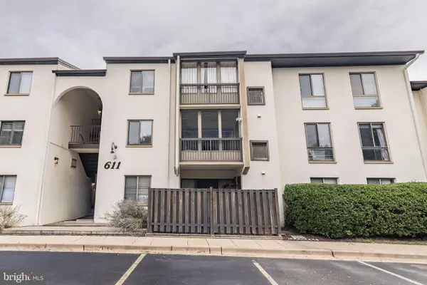 611 Center St #104, HERNDON, VA 20170