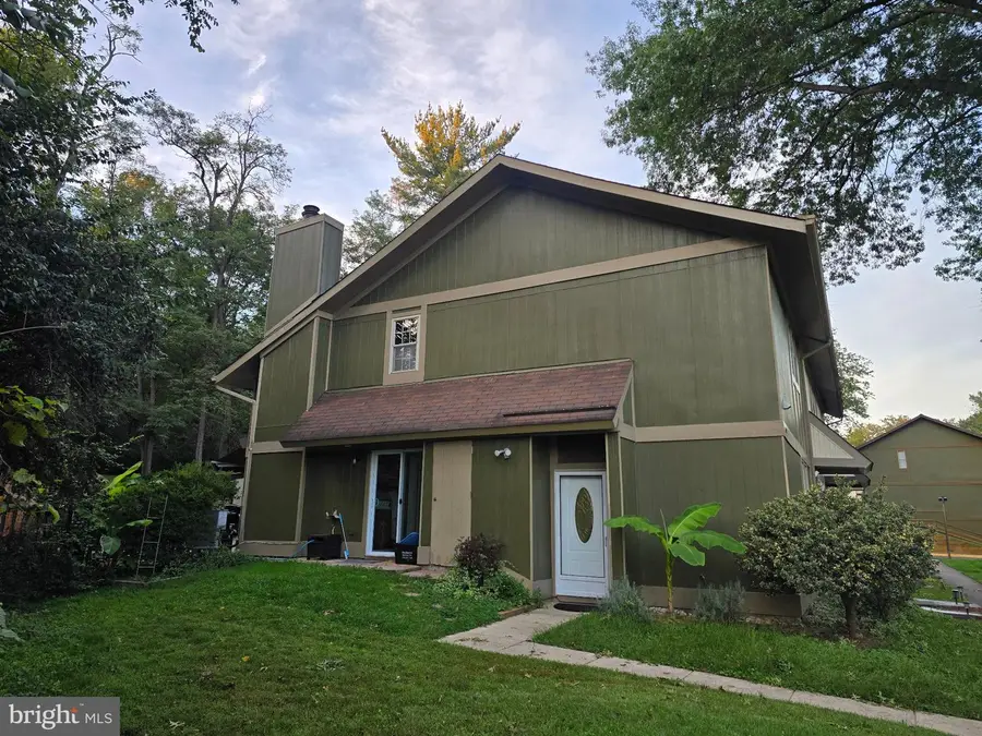 9737 Ashbourn Dr, Burke, VA 22015 - #2