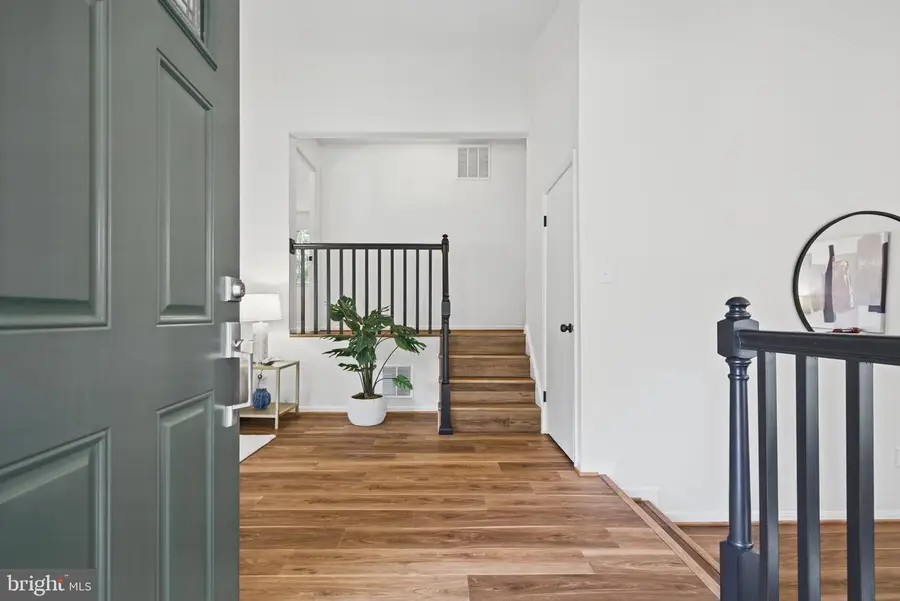 10308 Collingham Dr, Fairfax, VA 22032 - #3