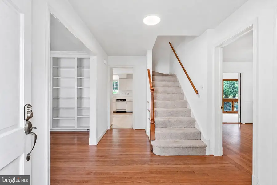1719 Oak Ln, McLean, VA 22101 - #3