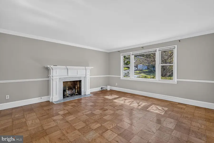 6012 Loretto St, Springfield, VA 22150 - #2