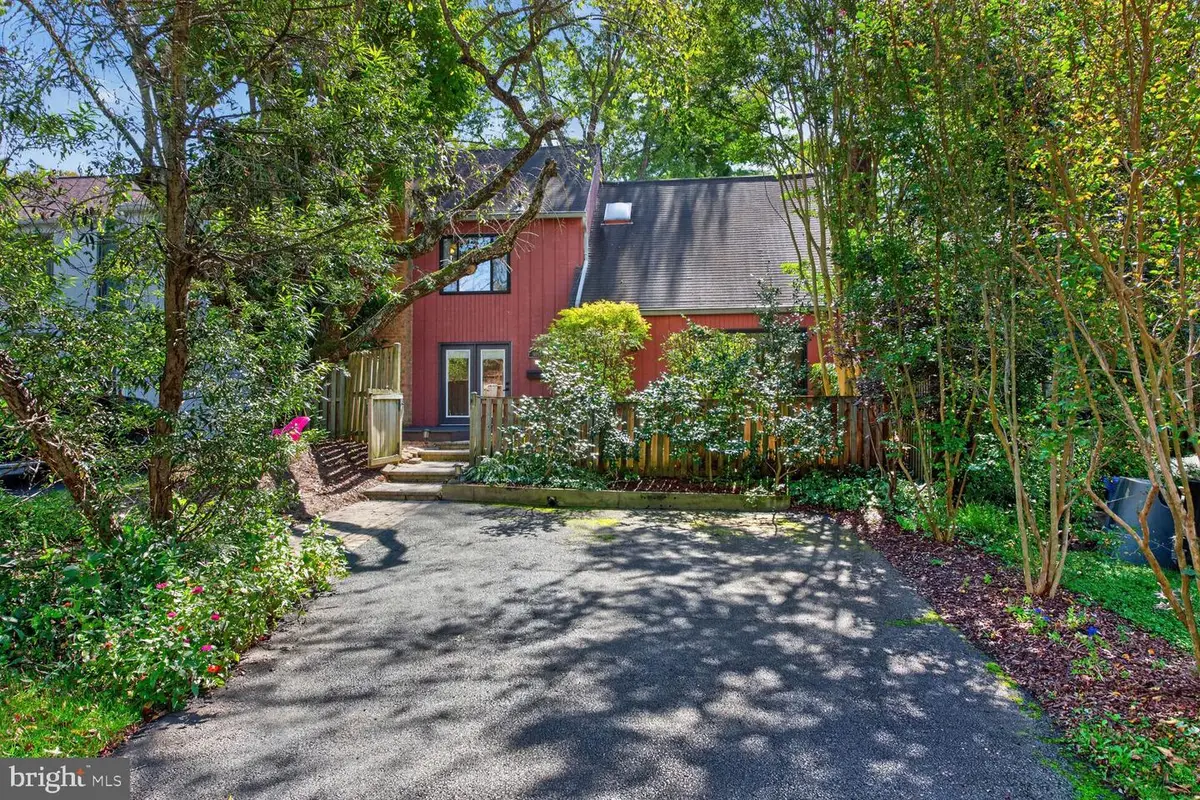 10903 Knights Bridge Ct, Reston, VA 20190 - #1
