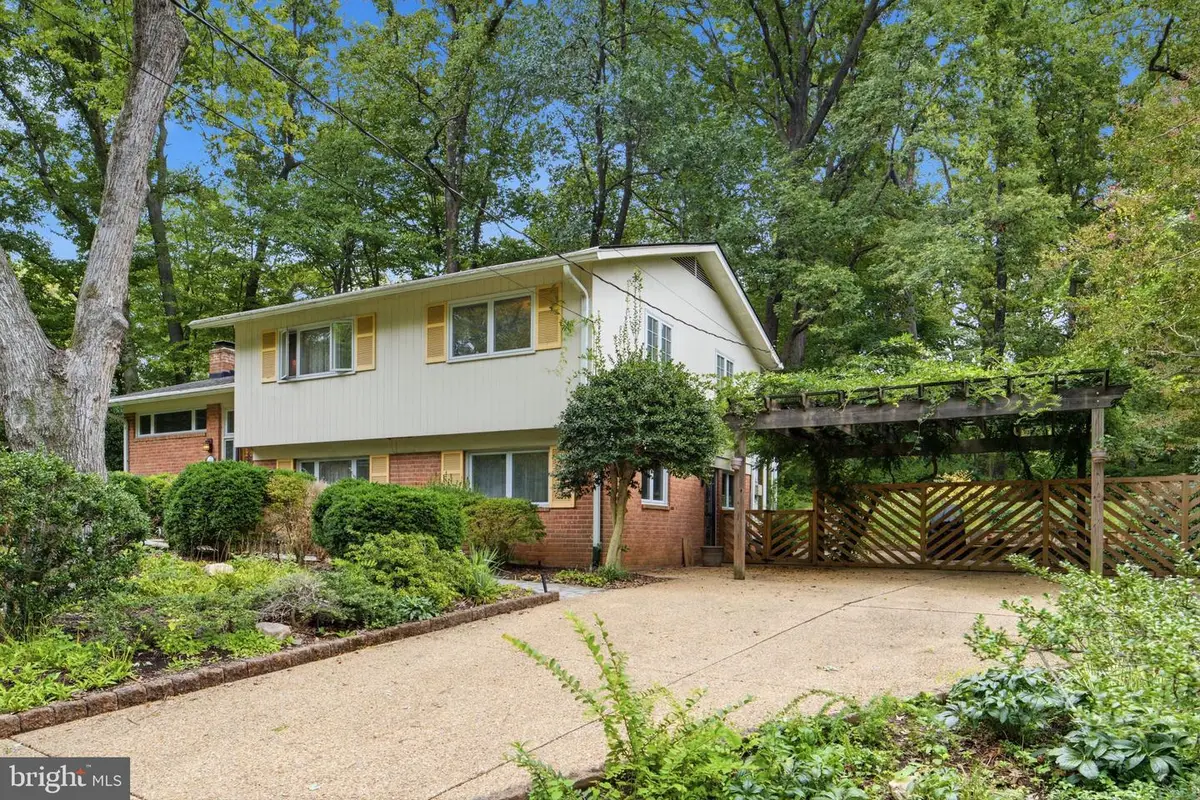 3305 Potterton Dr, Falls Church, VA 22044 - #1