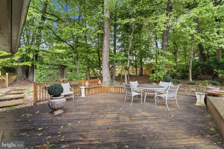 3305 Potterton Dr, Falls Church, VA 22044 - #3