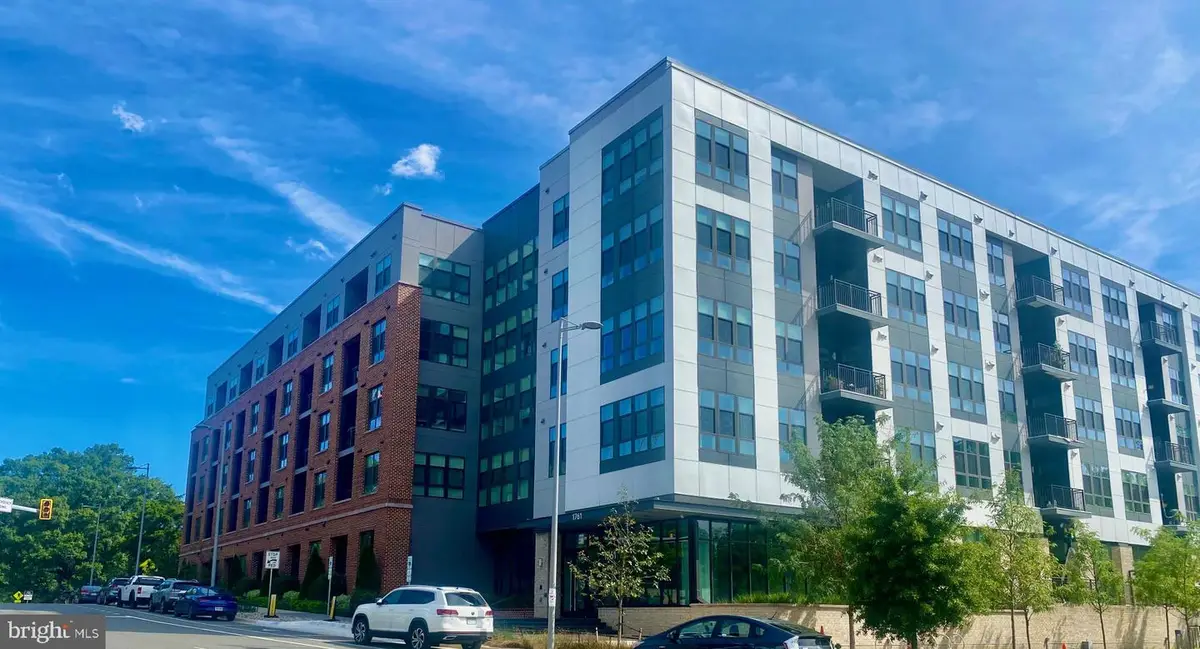 1761 Old Meadow Rd #307, McLean, VA 22102 - #1
