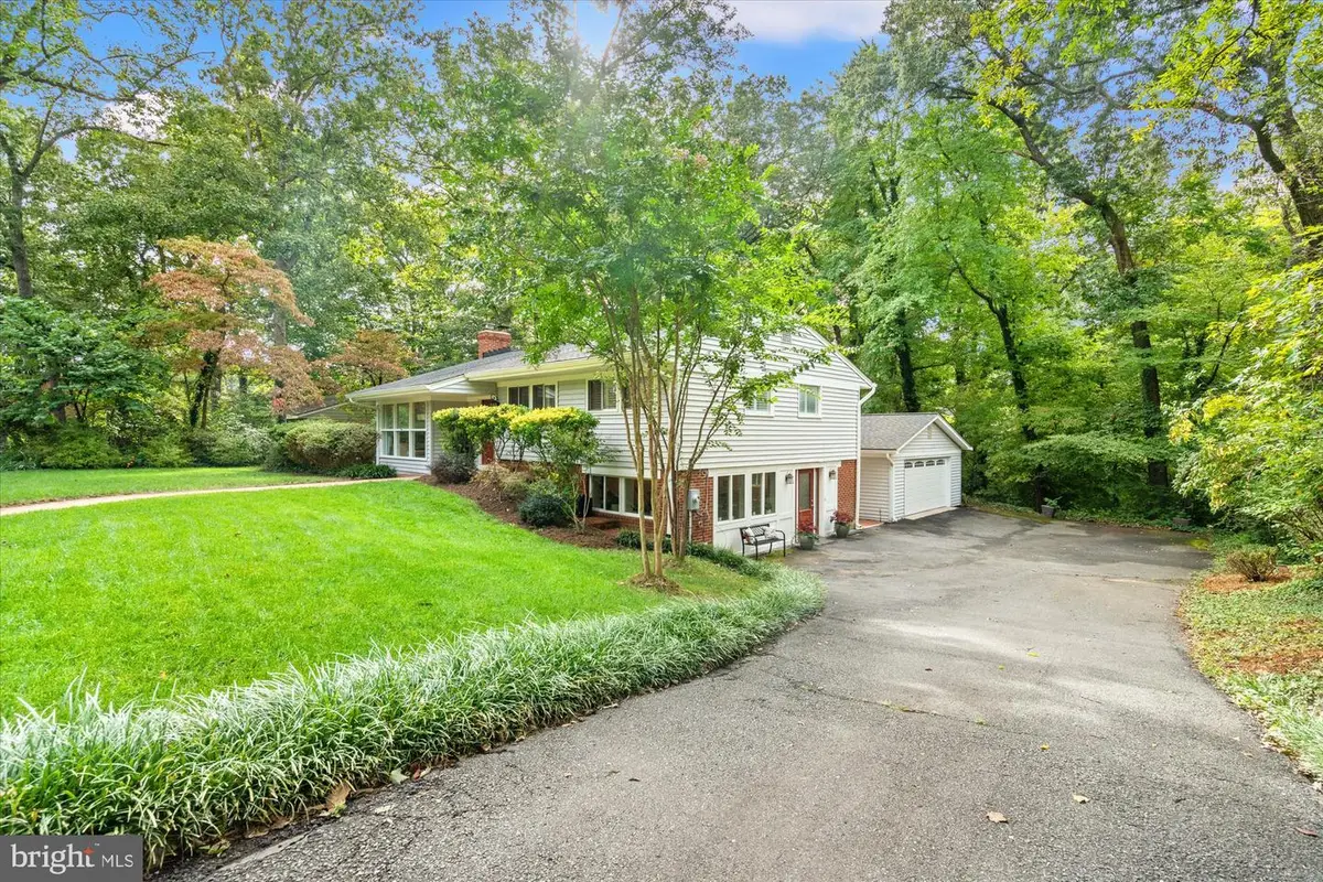 4002 Millcreek Dr, Annandale, VA 22003 - #1