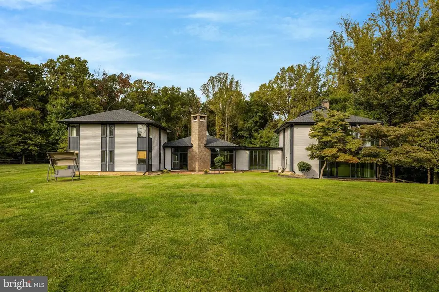 125 Commonage Dr, Great Falls, VA 22066 - #2
