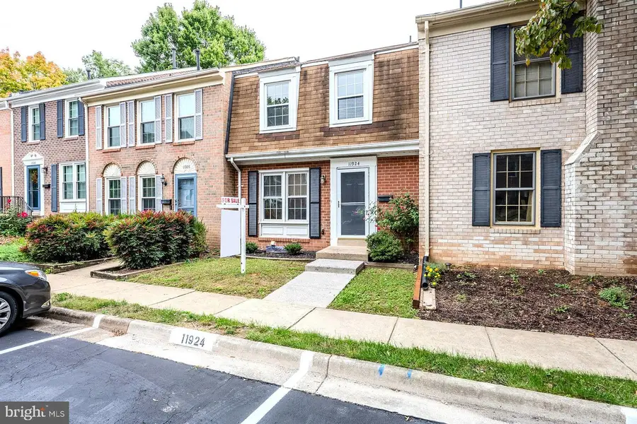 11924 Travistock Ct, Reston, VA 20191 - #3