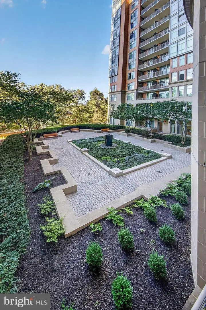 8220 Crestwood Heights Dr #202, McLean, VA 22102 - #2