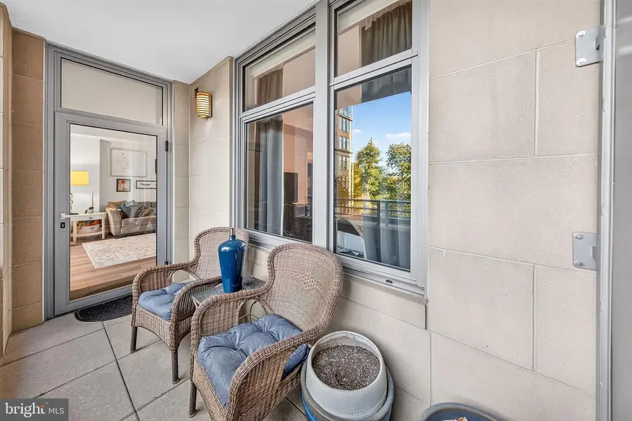 8220 Crestwood Heights Dr #202, McLean, VA 22102 - #3
