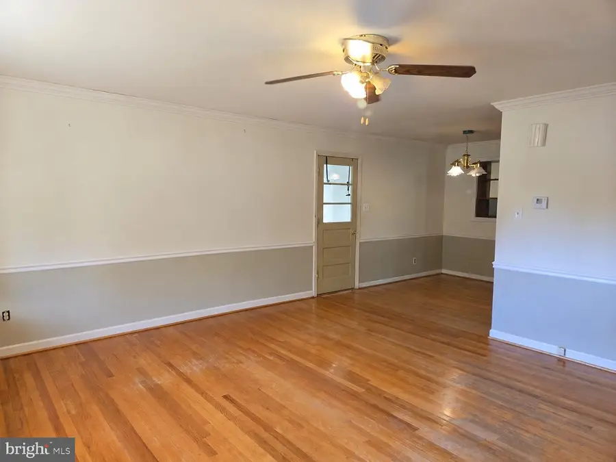 6820 Mayo Ct, Springfield, VA 22150 - #3
