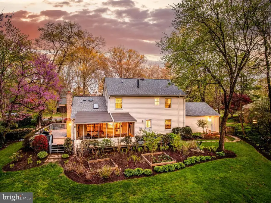 10812 Hunt Club Rd, Reston, VA 20190 - #2