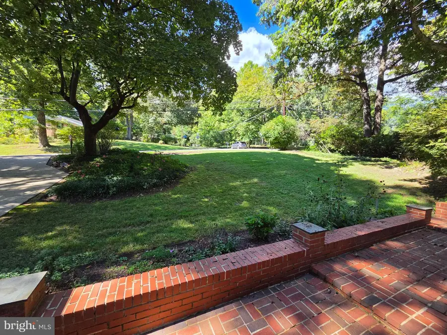 5017 Dodson Dr, Annandale, VA 22003 - #3